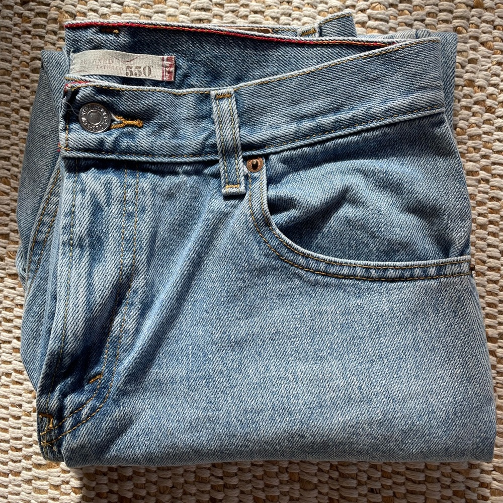 Amazing vintage blue jean Levi 550's in perfect condition!